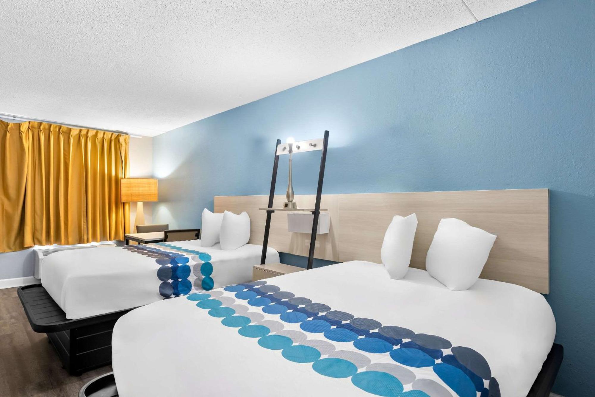 Suburban Studios By Choice Hotels - Award Winning - New 2024 - Walk To Eateries & Grocery - Ultra Sparkling - Garden Rooms - Designer Lighting & Right Off I-95 - Proudly An All American Managed Property Brunswick Exterior foto